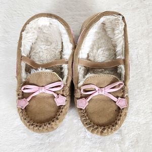 Children's Place Girls Tan Furry Moccasin Slippers